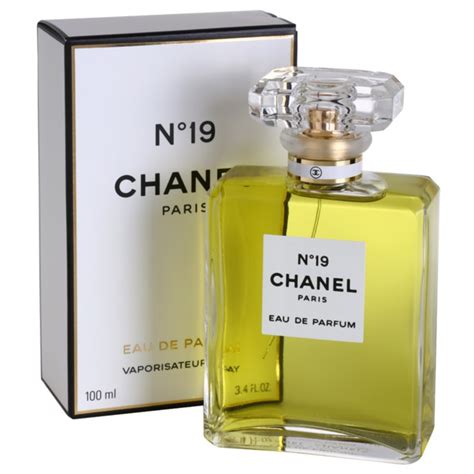 Chanel No 19 Eau de Parfum Chanel for women.